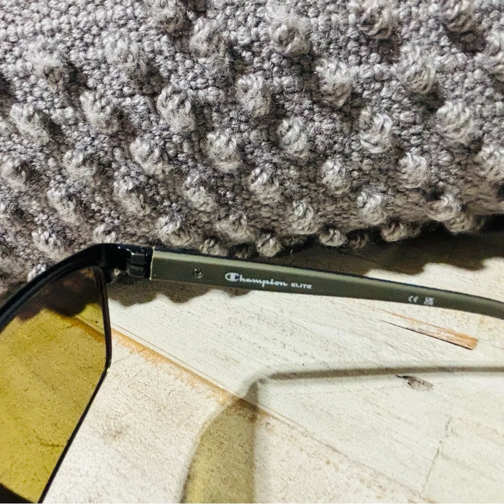 Like new! Champion Elite Black Frames CUFl006004CG - Picture 4 of 5